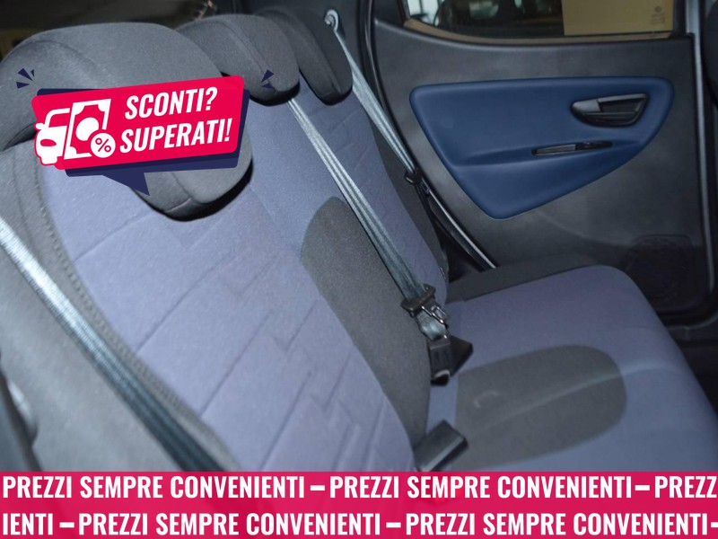 7 - Lancia Ypsilon 1.0 firefly hybrid 70cv platino s&s
