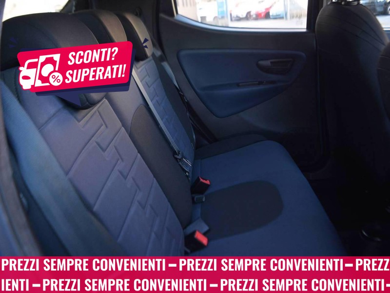 7 - Lancia Ypsilon 1.0 firefly hybrid 70cv platino s&s
