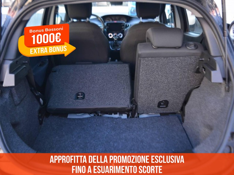 13 - Lancia Ypsilon 1.0 firefly hybrid 70cv platino s&s