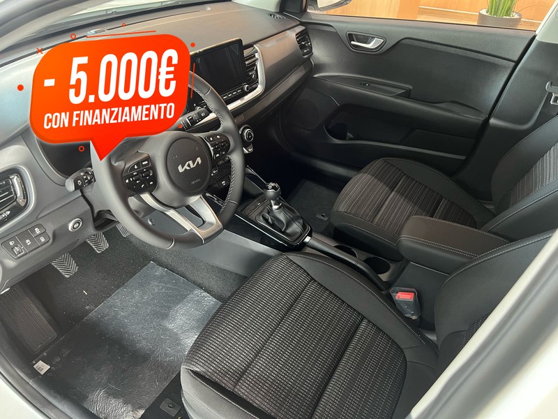 7 - Kia Stonic 1.2 mpi gpl 78cv style special edition