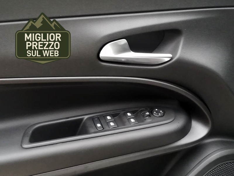 19 - Jeep Avenger 1.2 turbo e-hybrid 100cv altitude fwd edct6