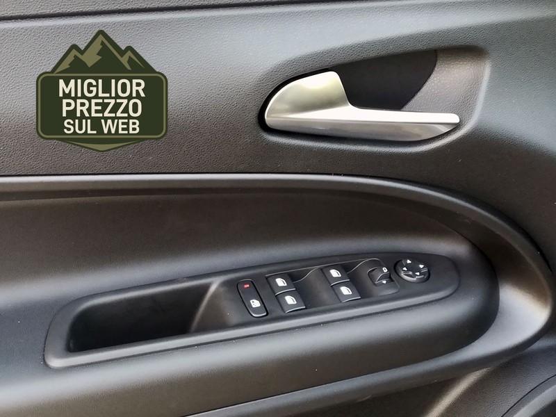 19 - Jeep Avenger 1.2 turbo e-hybrid mhev 110cv altitude fwd edct6