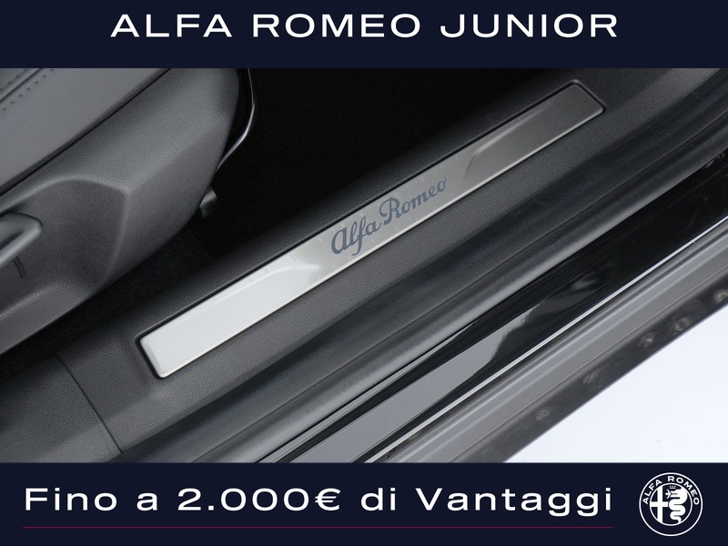19 - Alfa Romeo Junior 1.2 hybrid 145cv ibrida speciale edct6