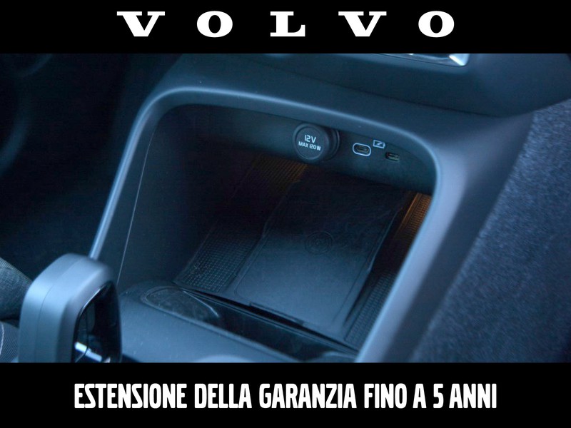 19 - Volvo XC40 2.0 b3 core automatico