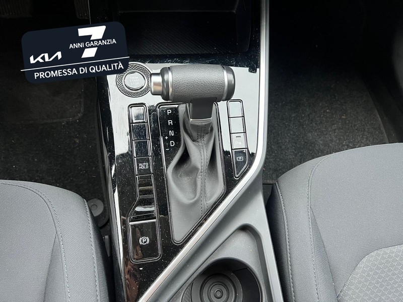 13 - Kia Niro 1.6 gdi hybrid 129cv business dct6
