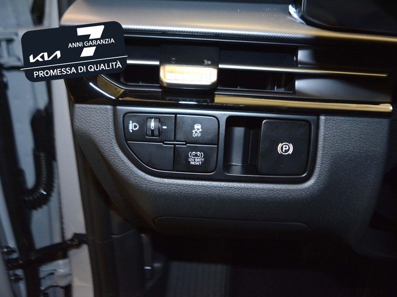 19 - Kia Sportage 1.6 t-gdi hev style at6