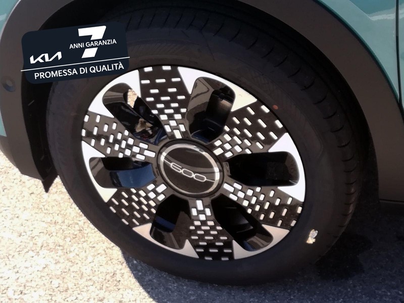 13 - Fiat 600 1.2 hybrid 110cv la prima ii edct