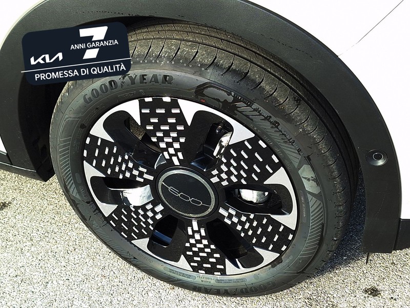 13 - Fiat 600 1.2 hybrid 110cv la prima ii edct