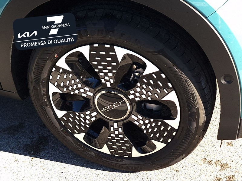 13 - Fiat 600 1.2 hybrid 110cv la prima ii edct