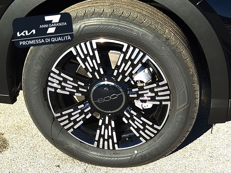 13 - Fiat 600 1.2 hybrid 145cv icon edct