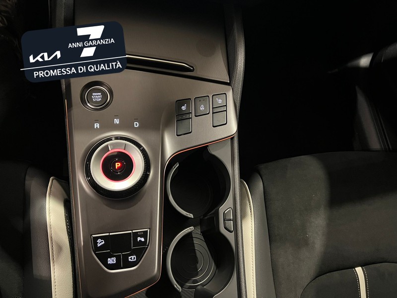 13 - Kia Sportage 1.6 t-gdi hev gt-line plus at6