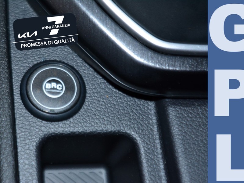 13 - Kia Sportage 1.6 t-gdi gpl business mt