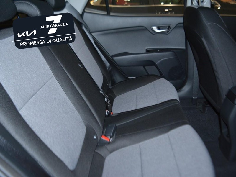 7 - Kia Stonic 1.0 t-gdi urban
