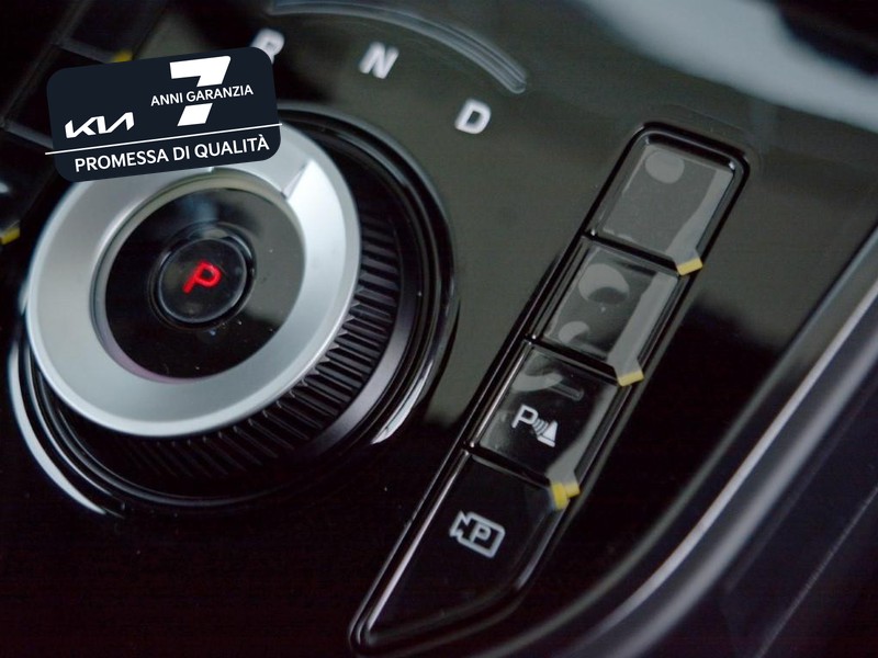 19 - Kia Niro 1.6 gdi hev tri-fuel 126cv style dct6