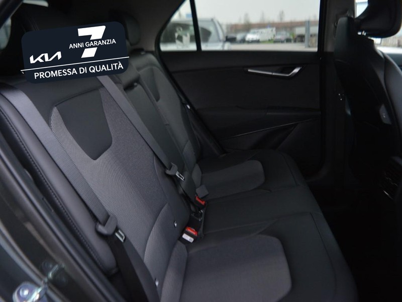 7 - Kia Niro 1.6 gdi hev tri-fuel 126cv style dct6