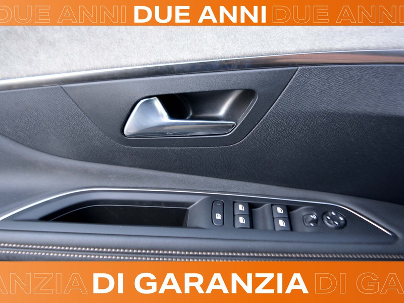 13 - Peugeot 3008 1.2 puretech turbo gt s&s