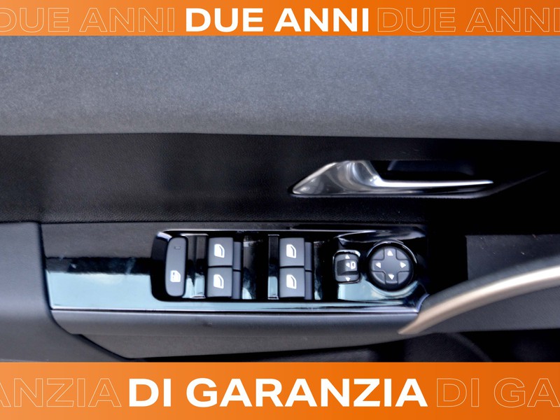 13 - Lancia Ypsilon 1.2 mhev 110cv lx e-dct