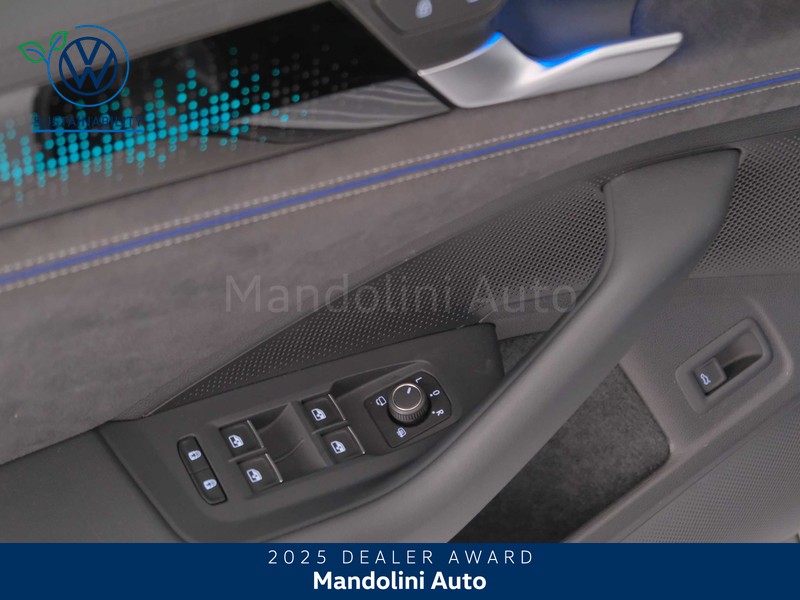 25 - Volkswagen Passat 1.5 etsi act 150cv r-line