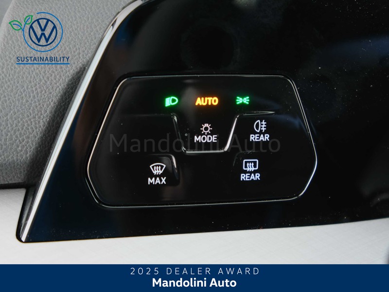 25 - Volkswagen Golf 1.5 tsi ehybrid 204cv edition plus dsg