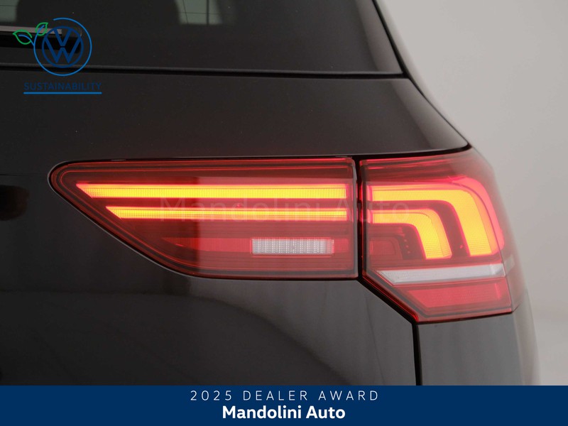 43 - Volkswagen Golf 1.5 tsi ehybrid 204cv edition plus dsg