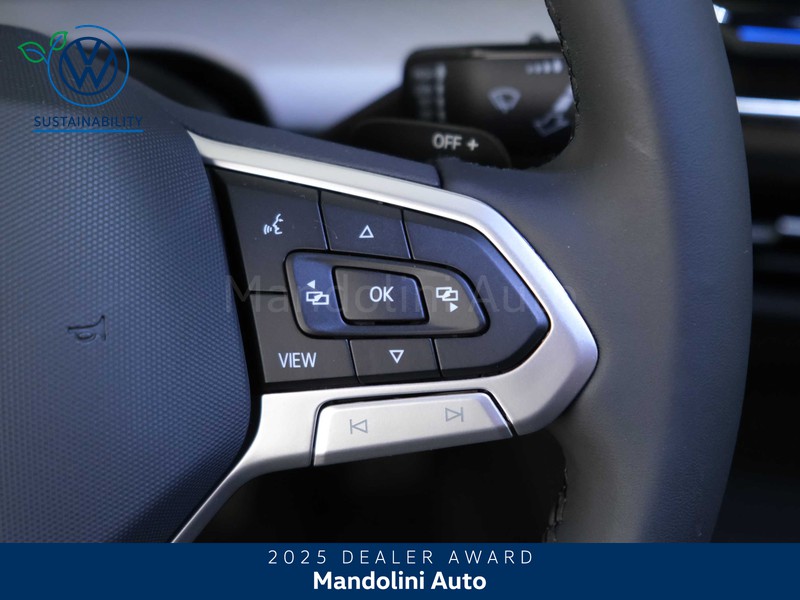 13 - Volkswagen Golf 1.5 tsi ehybrid 204cv edition plus dsg