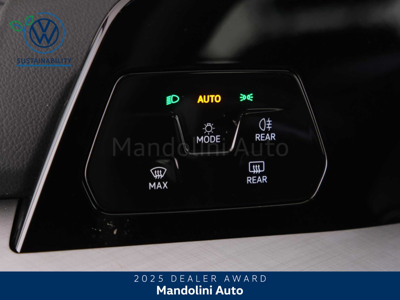 25 - Volkswagen Golf 1.5 tsi ehybrid 204cv edition plus dsg