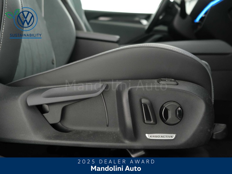 31 - Volkswagen Passat 1.5 etsi act 150cv business dsg