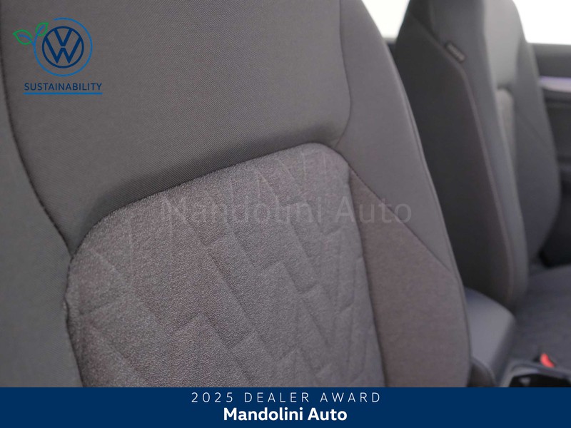 31 - Volkswagen Golf 1.5 tsi ehybrid 204cv edition plus dsg