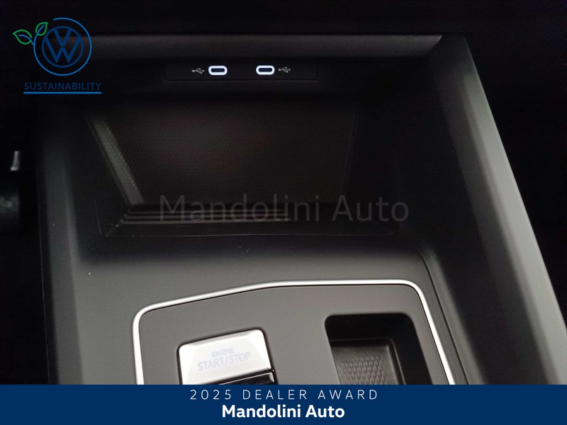 31 - Volkswagen Golf 1.5 tsi ehybrid 204cv edition plus dsg