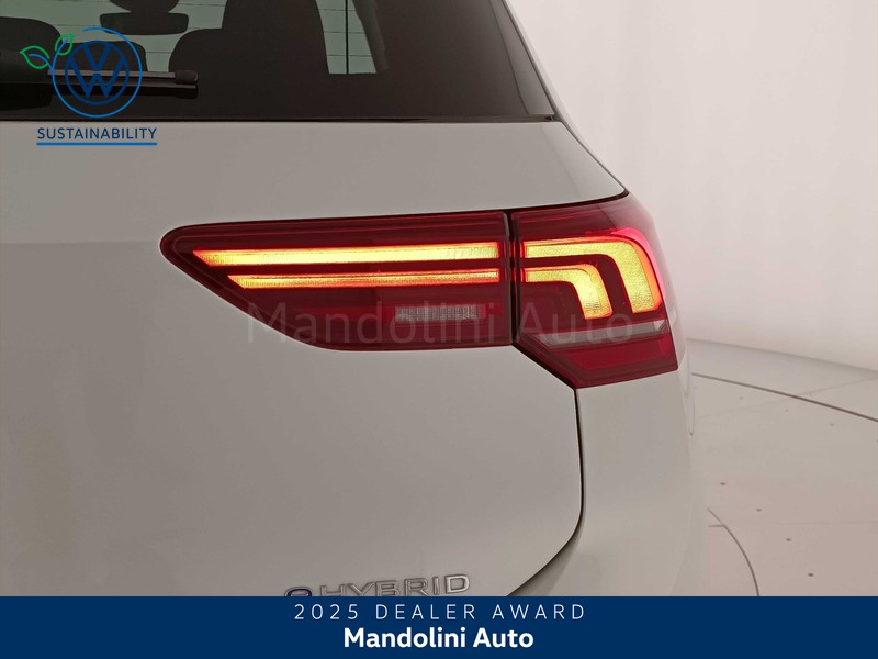 43 - Volkswagen Golf 1.5 tsi ehybrid 204cv edition plus dsg