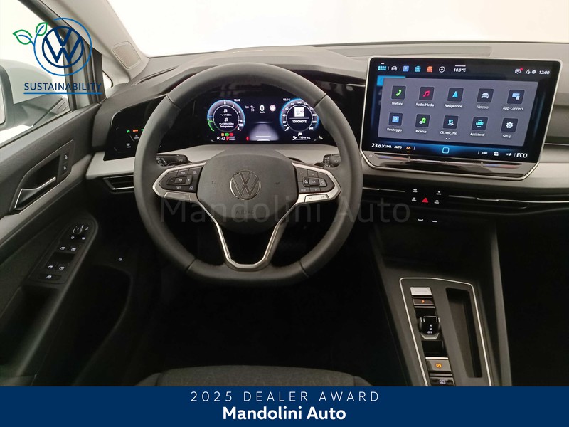 7 - Volkswagen Golf 1.5 tsi ehybrid 204cv edition plus dsg