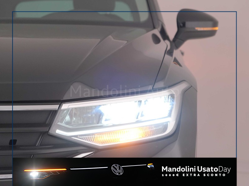 37 - Volkswagen Tiguan 2.0 tdi scr 150cv life dsg