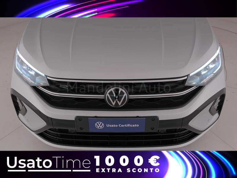 13 - Volkswagen Taigo 1.0 tsi 110cv r-line