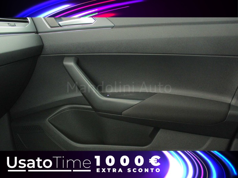 31 - Volkswagen Taigo 1.0 tsi 110cv r-line