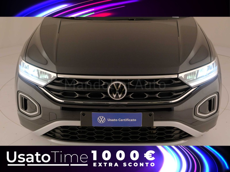13 - Volkswagen T-Roc 1.5 tsi act life dsg