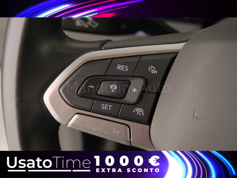 25 - Volkswagen Polo 1.0 tsi 95cv r line
