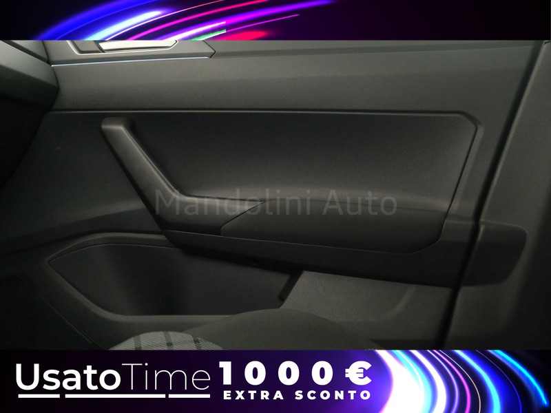 31 - Volkswagen Polo 1.0 tsi 95cv r line
