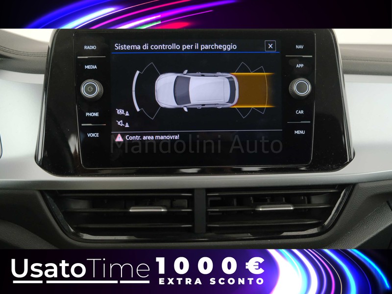 19 - Volkswagen T-Roc 1.0 tsi 110cv life
