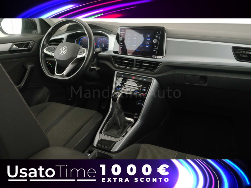 7 - Volkswagen T-Roc 1.0 tsi 110cv life