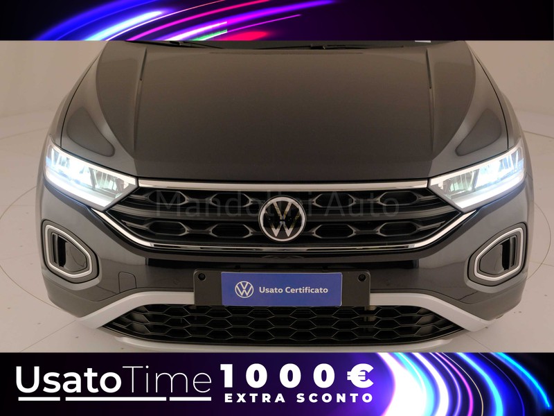 13 - Volkswagen T-Roc 1.5 tsi act life dsg