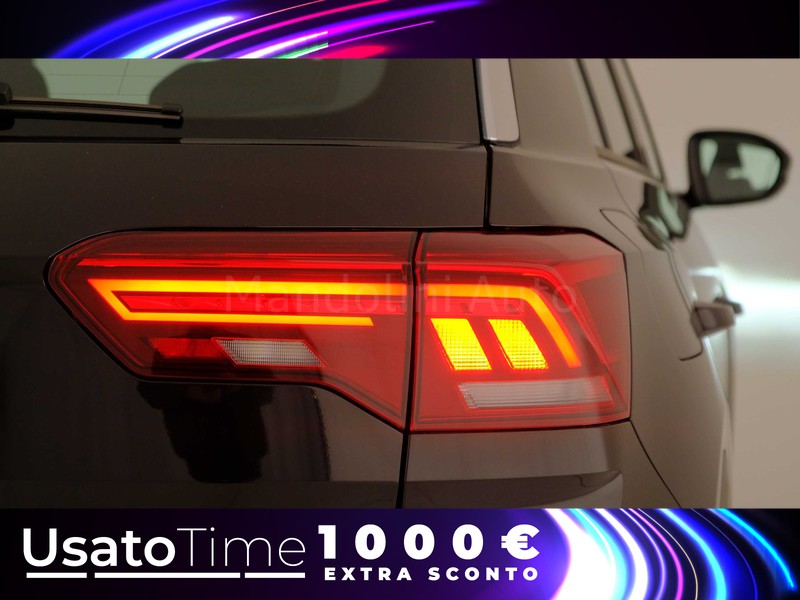 37 - Volkswagen T-Roc 1.5 tsi act life dsg