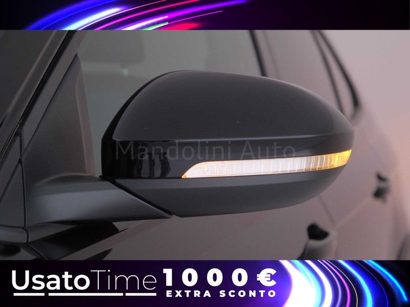 37 - Volkswagen Taigo 1.0 tsi 110cv r-line