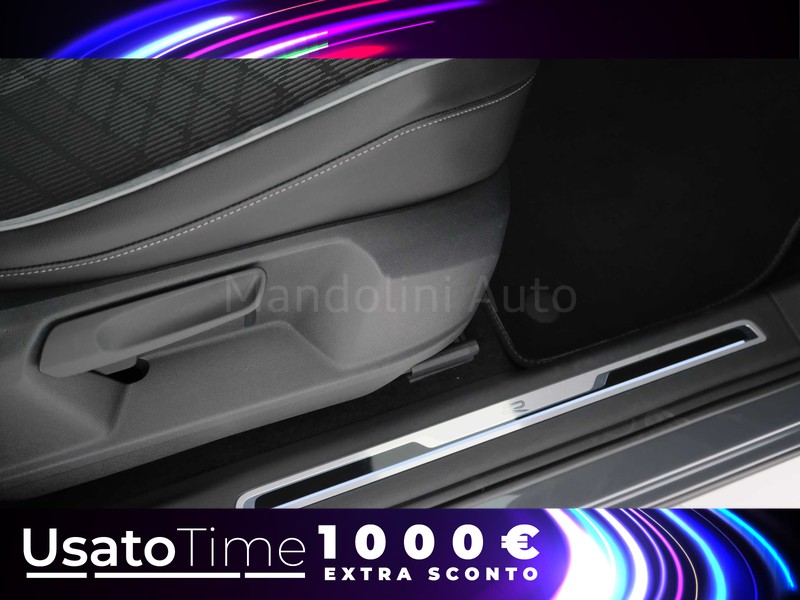 31 - Volkswagen Tiguan 2.0 tdi scr 150cv r-line dsg