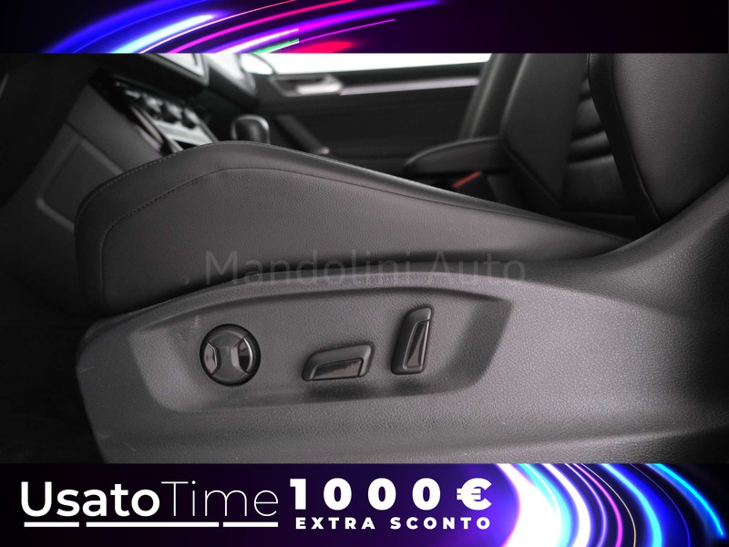 31 - Volkswagen Touran 2.0 tdi scr executive dsg