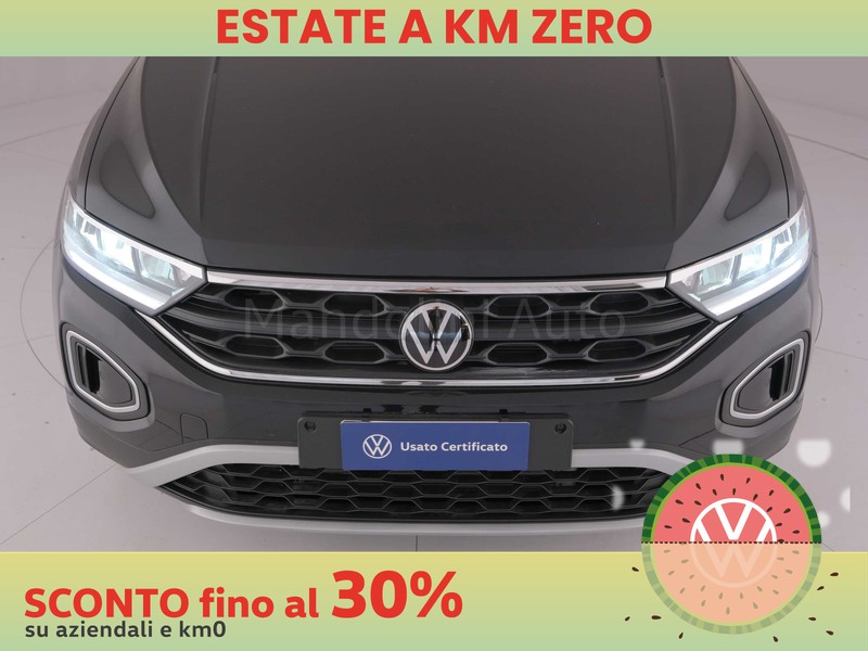 13 - Volkswagen T-Roc 1.5 tsi act life dsg