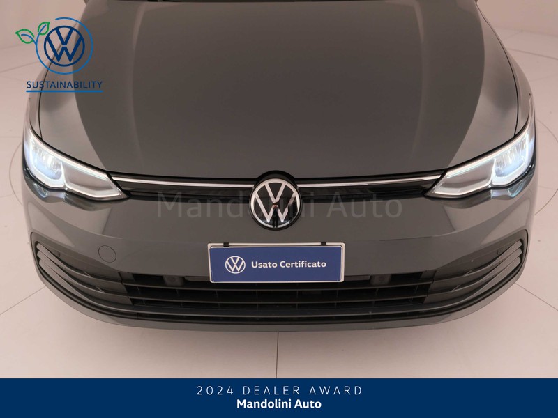 13 - Volkswagen Golf 1.0 etsi evo 110cv life dsg