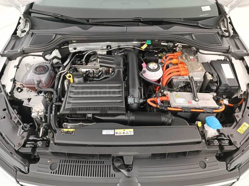 7 - Volkswagen Golf 1.4 tsi ehybrid 204cv style dsg