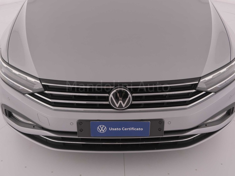 13 - Volkswagen Passat variant 2.0 tdi scr evo 122cv business dsg