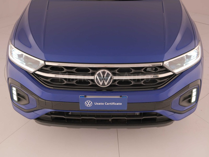 13 - Volkswagen T-Roc 1.0 tsi 115cv r line