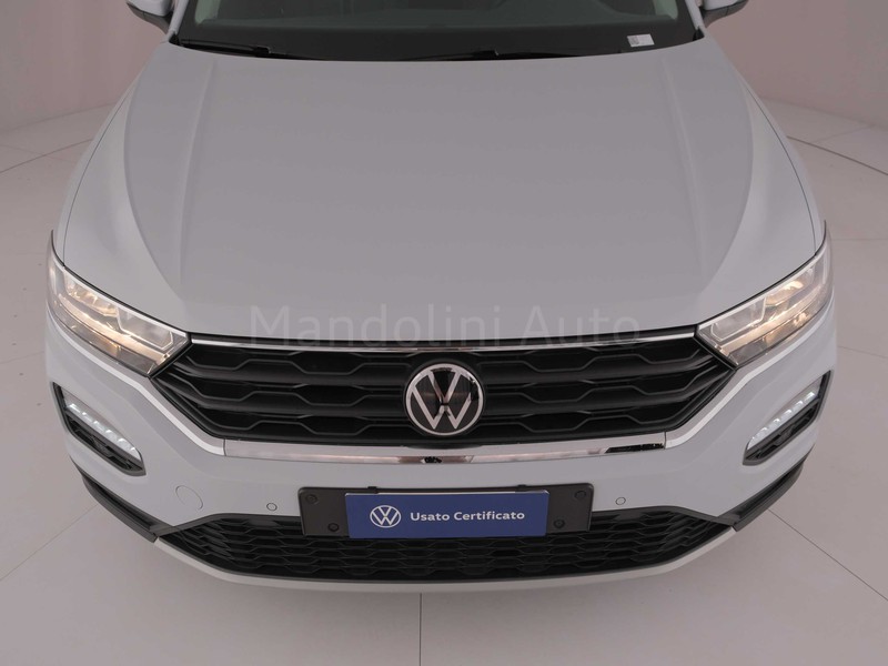 13 - Volkswagen T-Roc 1.0 tsi 110cv business